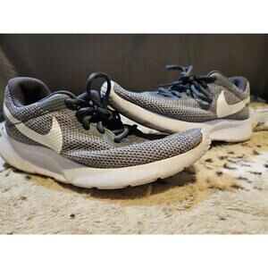 Nike Womens Tanjun SE AR1903-001 Gray Running Shoes Sneakers Size 7.5